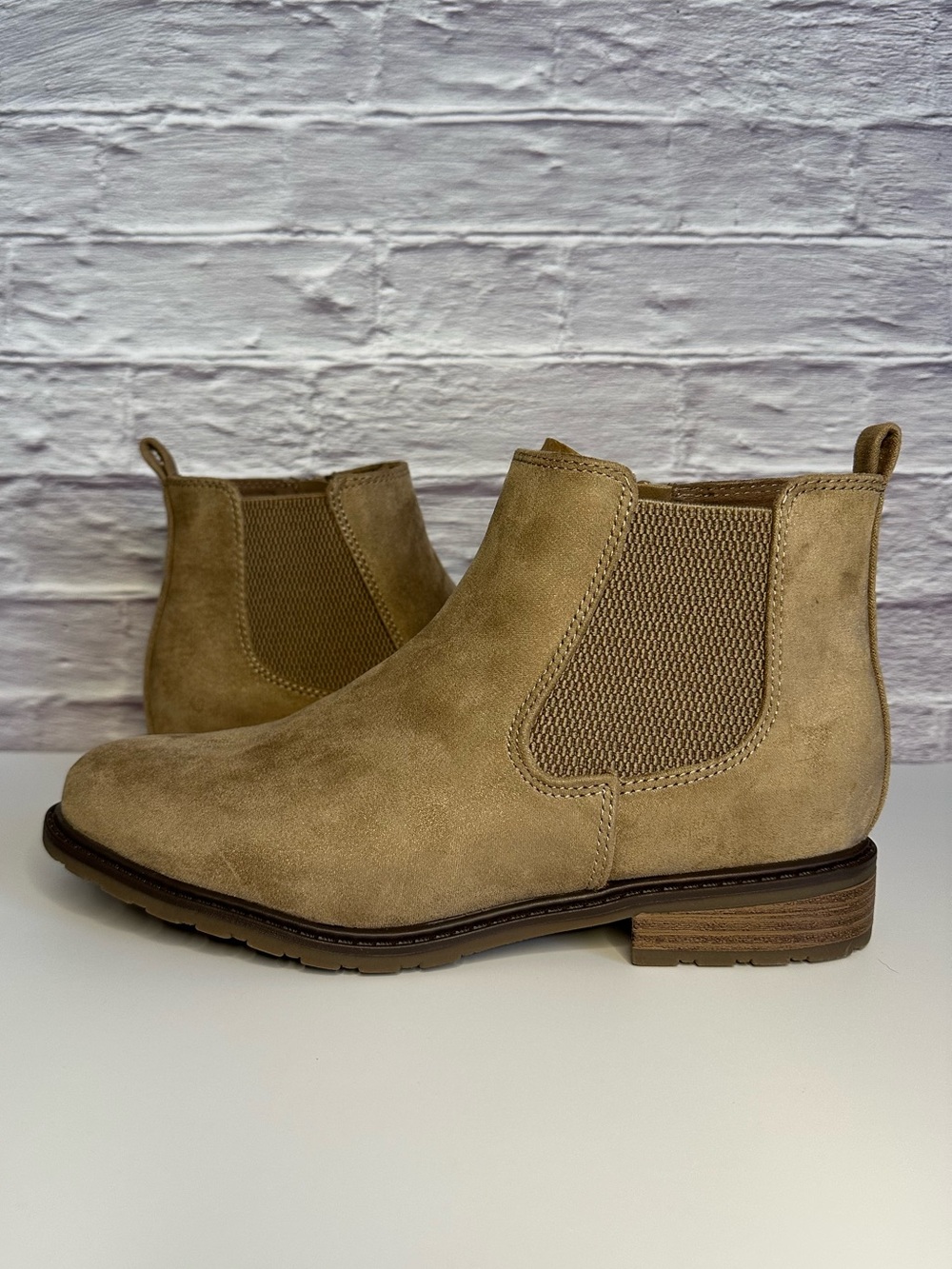 Women’s Sonoma Brantlee boots. Size 8.5 NIB